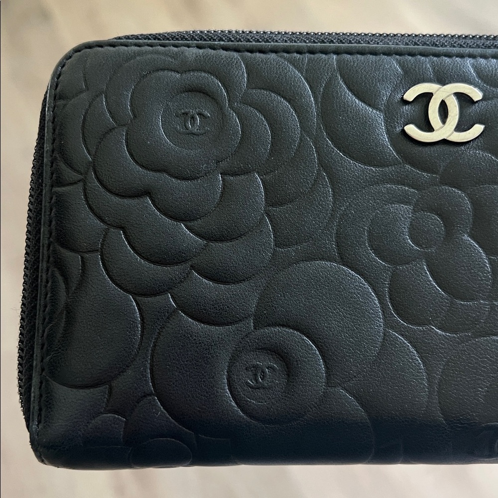 🖤 CHANEL Camillia Zippy Leather Long wallet Black Authentic - Picture 6 of 17